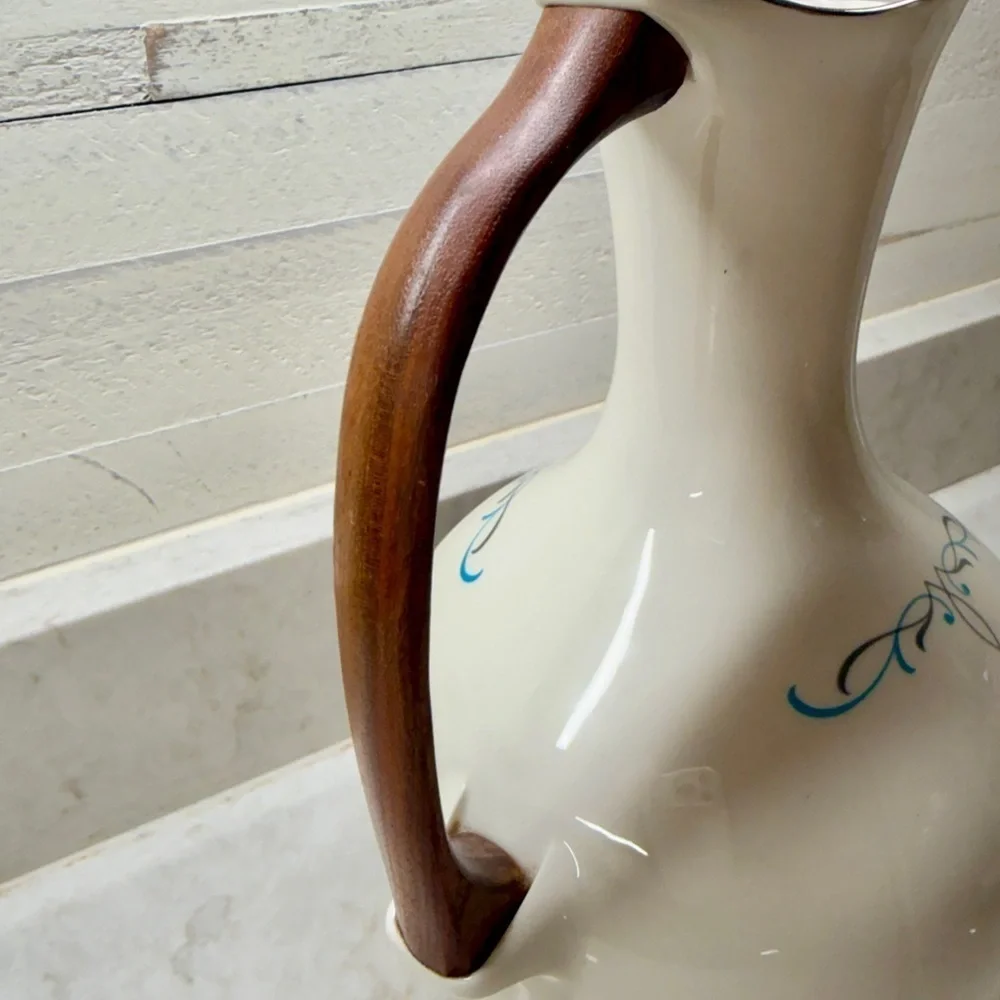 MID-CENTURY MODERN INSULATED COFFEE SERVER WITH WHITE OPALINE GLASS BODY